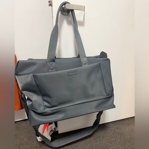 Monos Metro Weekender color Dover grey LIKE NEW 35.5 L